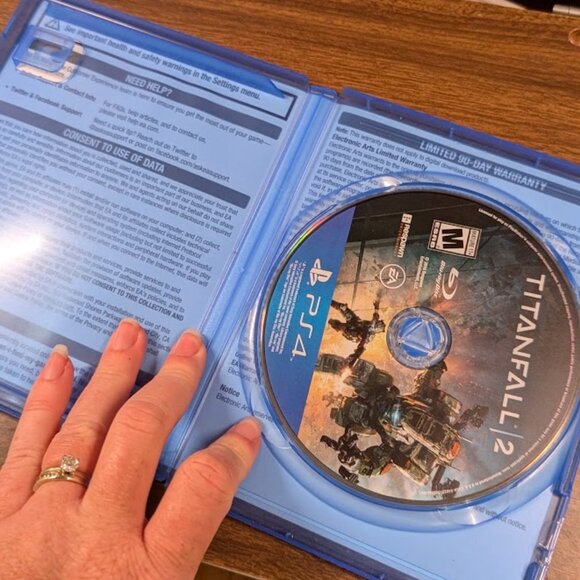 Pre-owned Titanfall 2 PS4 Game - Picture 2 of 3